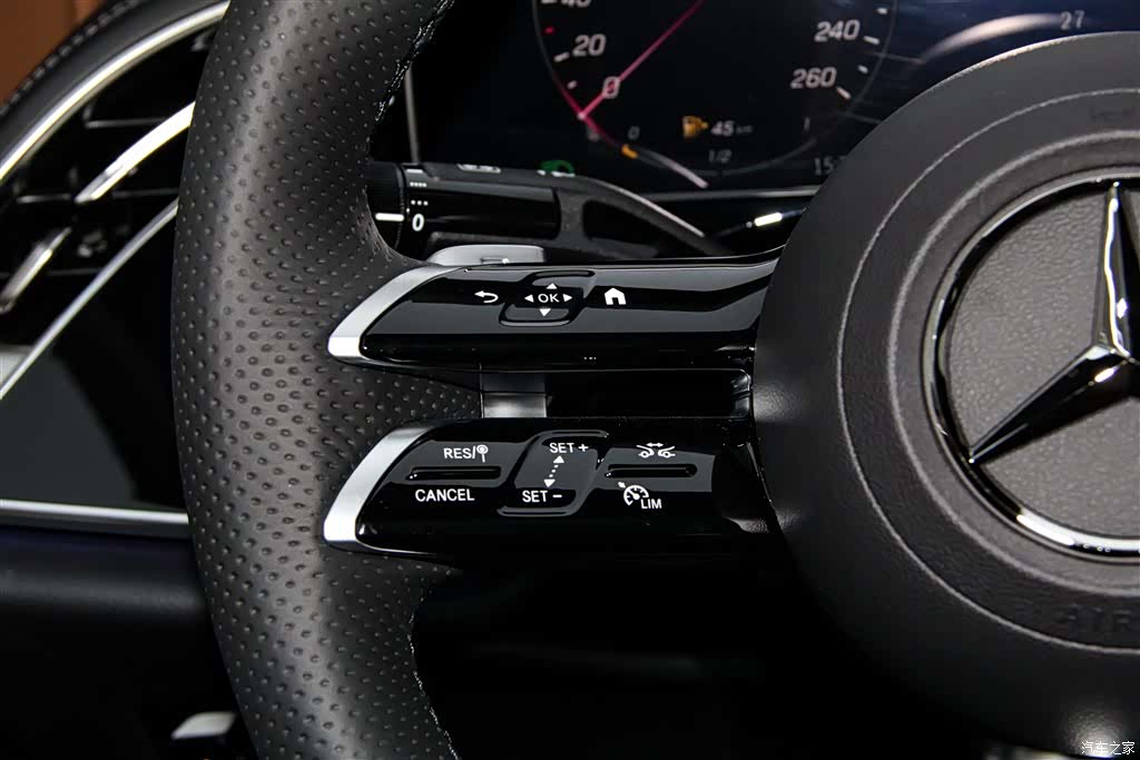 Mercedes-Benz E-Class, 2026 28