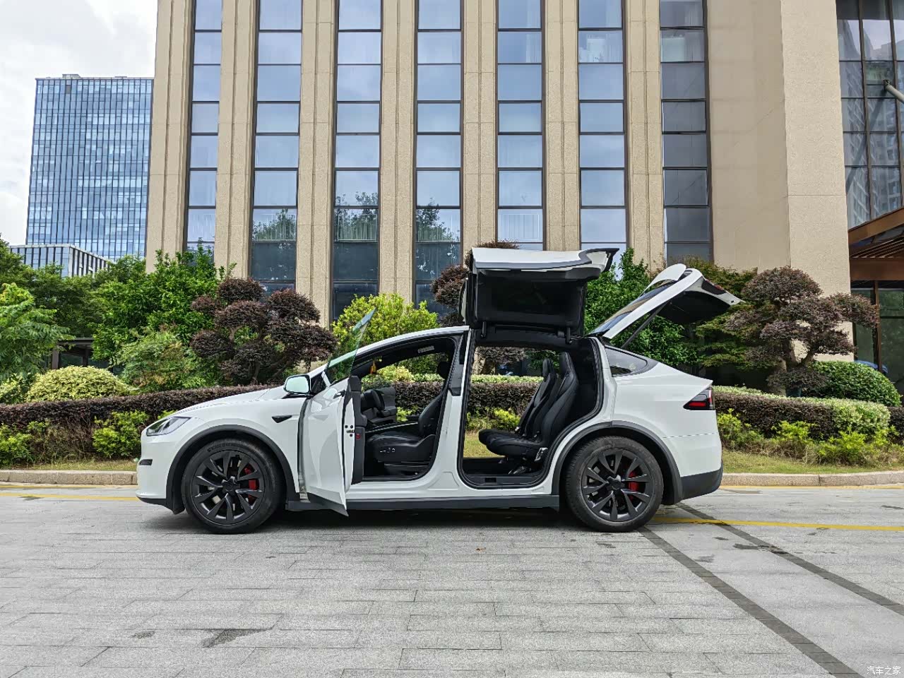 Tesla Model X, 2023 15