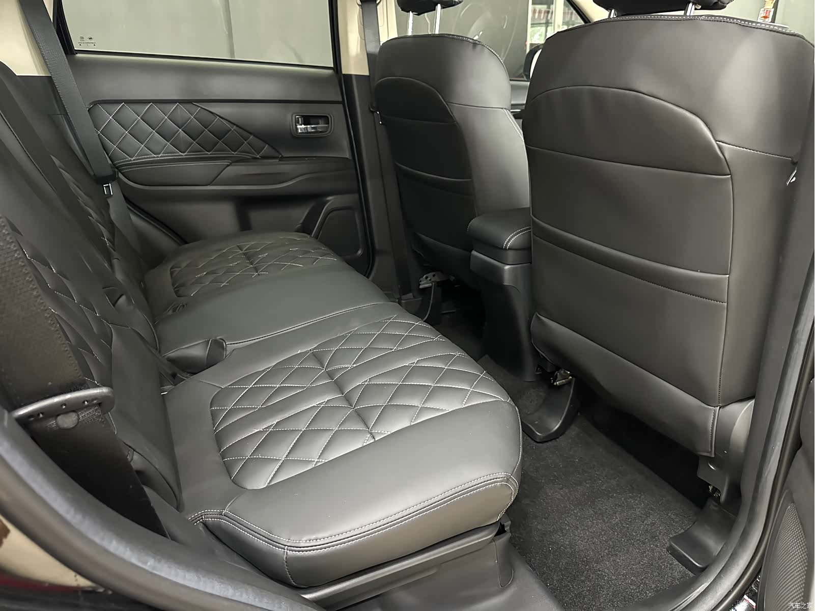 Mitsubishi Outlander, 2022 10