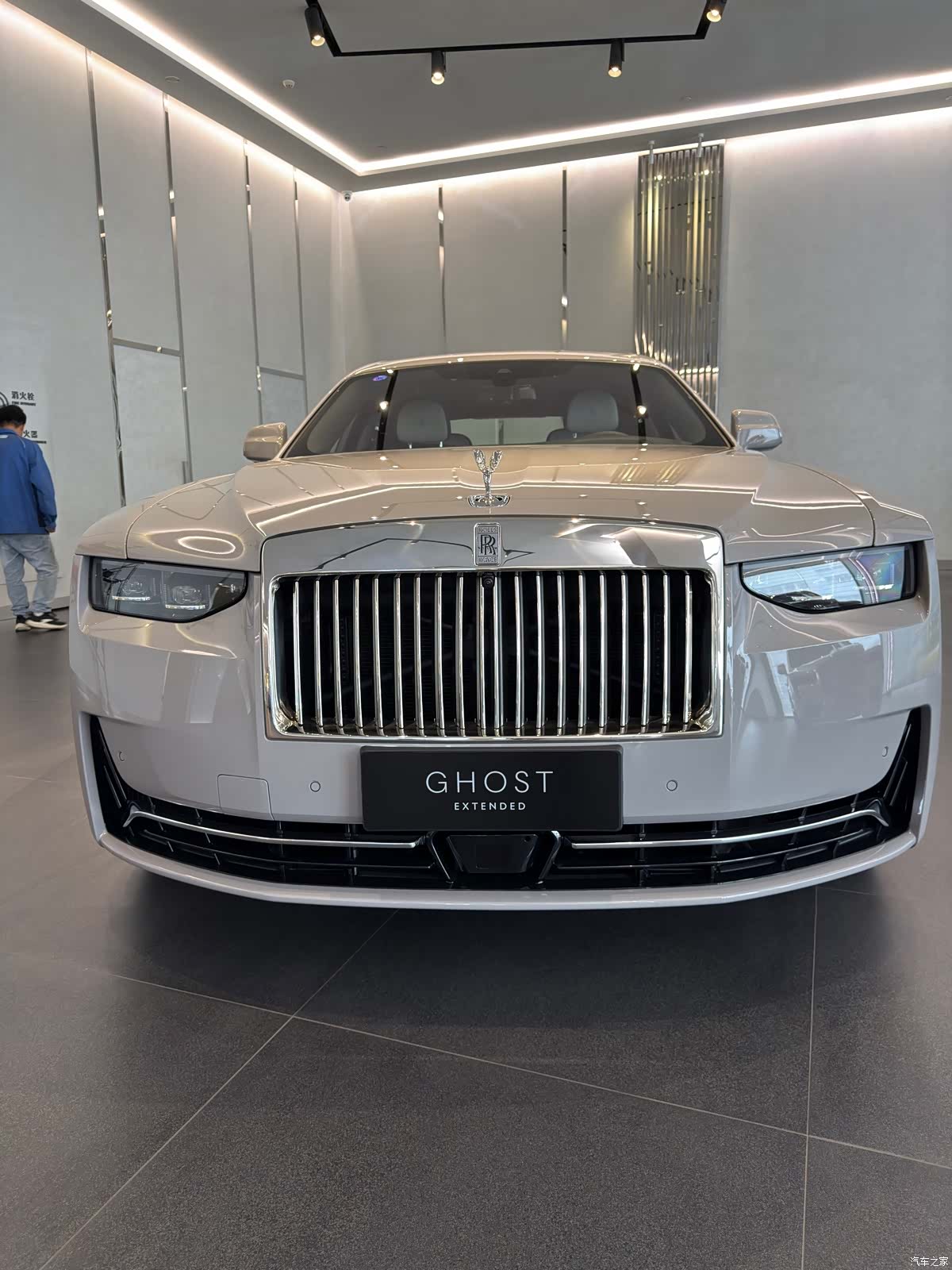 Rolls-Royce Ghost, 2025 8