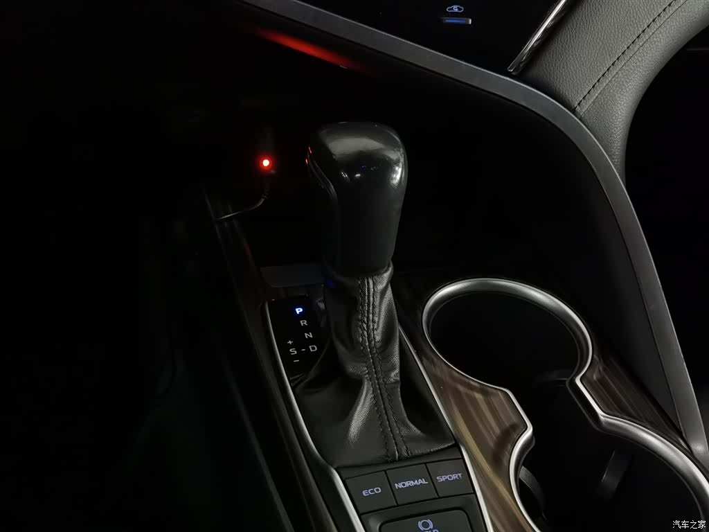 Toyota Camry, 2020 13