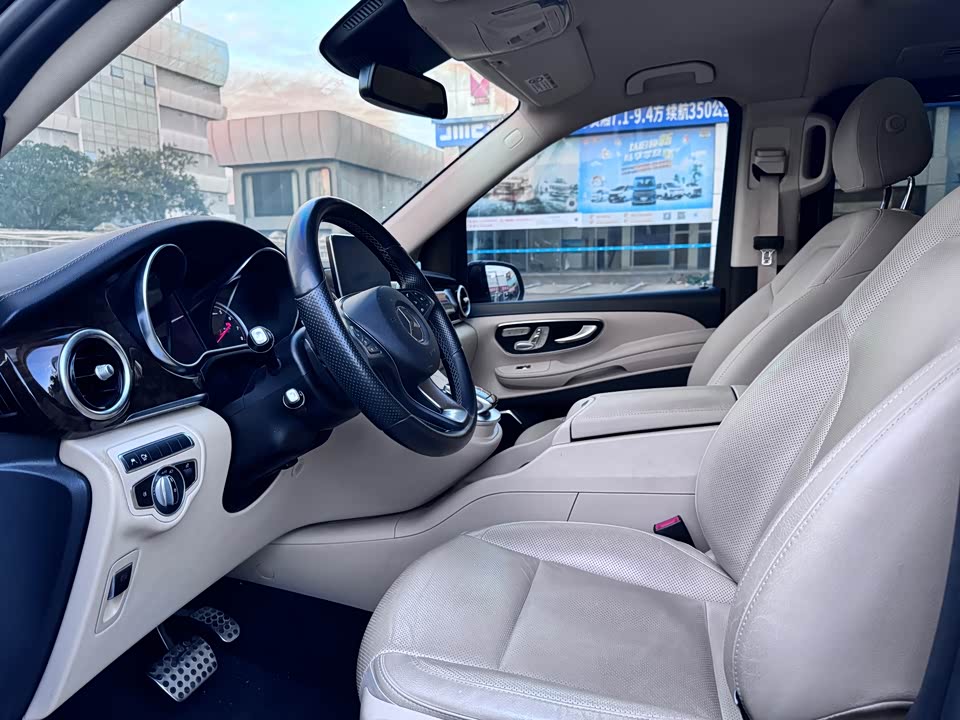 Mercedes-Benz V-class