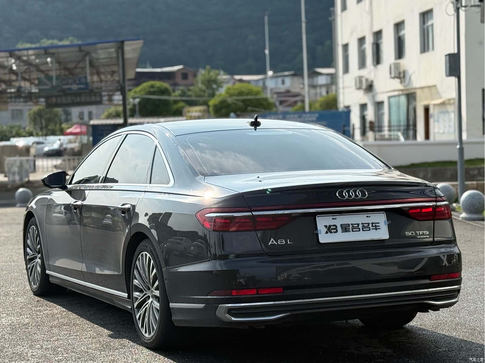 Audi A8L, 2022 9