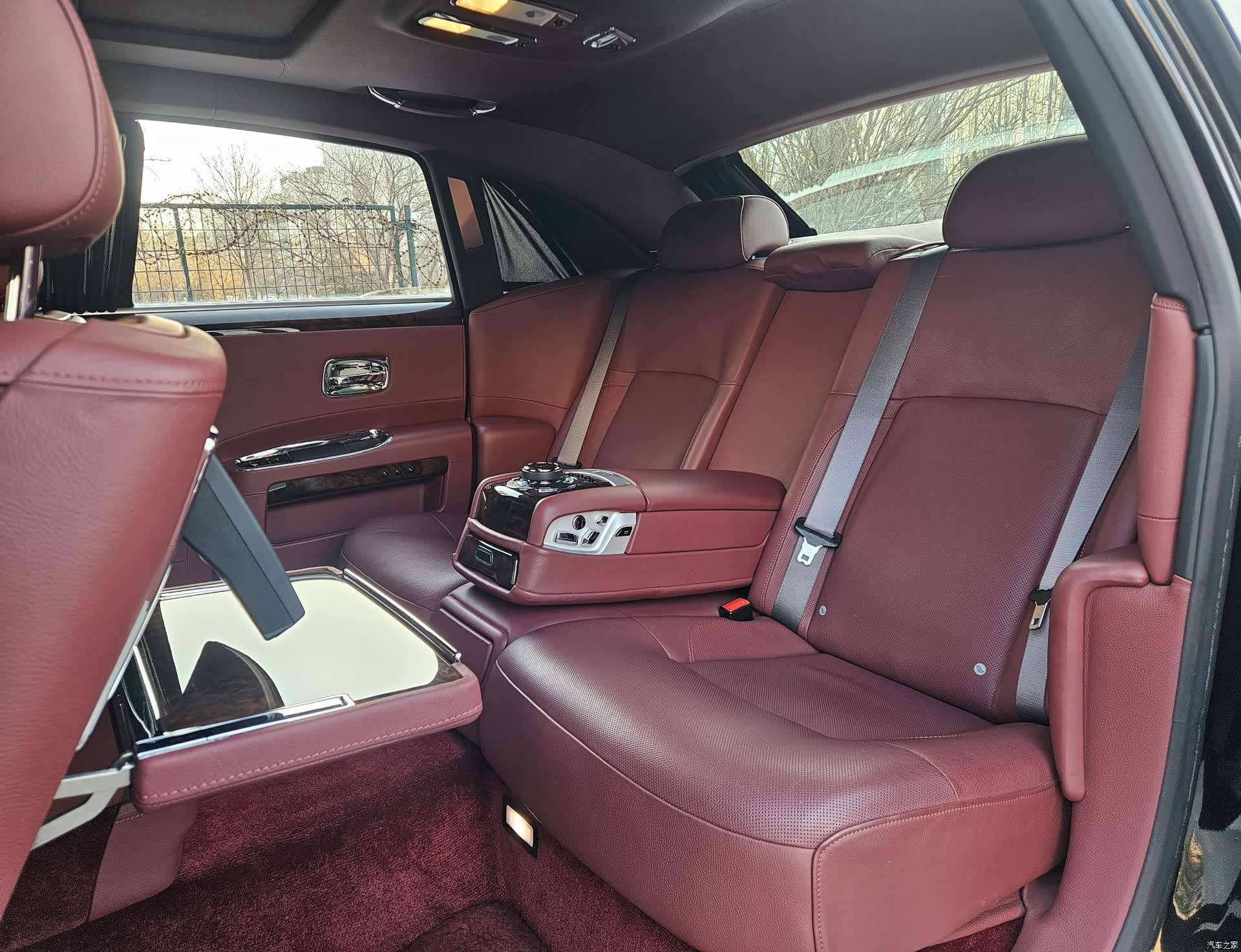 Rolls-Royce Ghost, 2014 8
