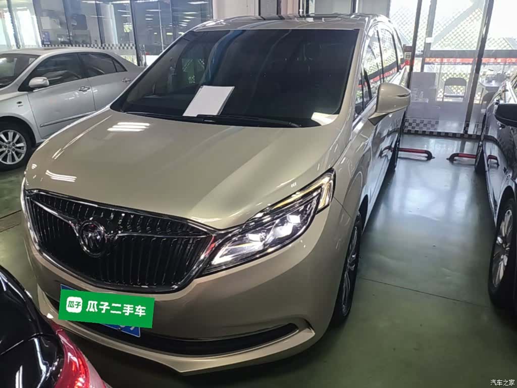 Buick GL8, 2017 3