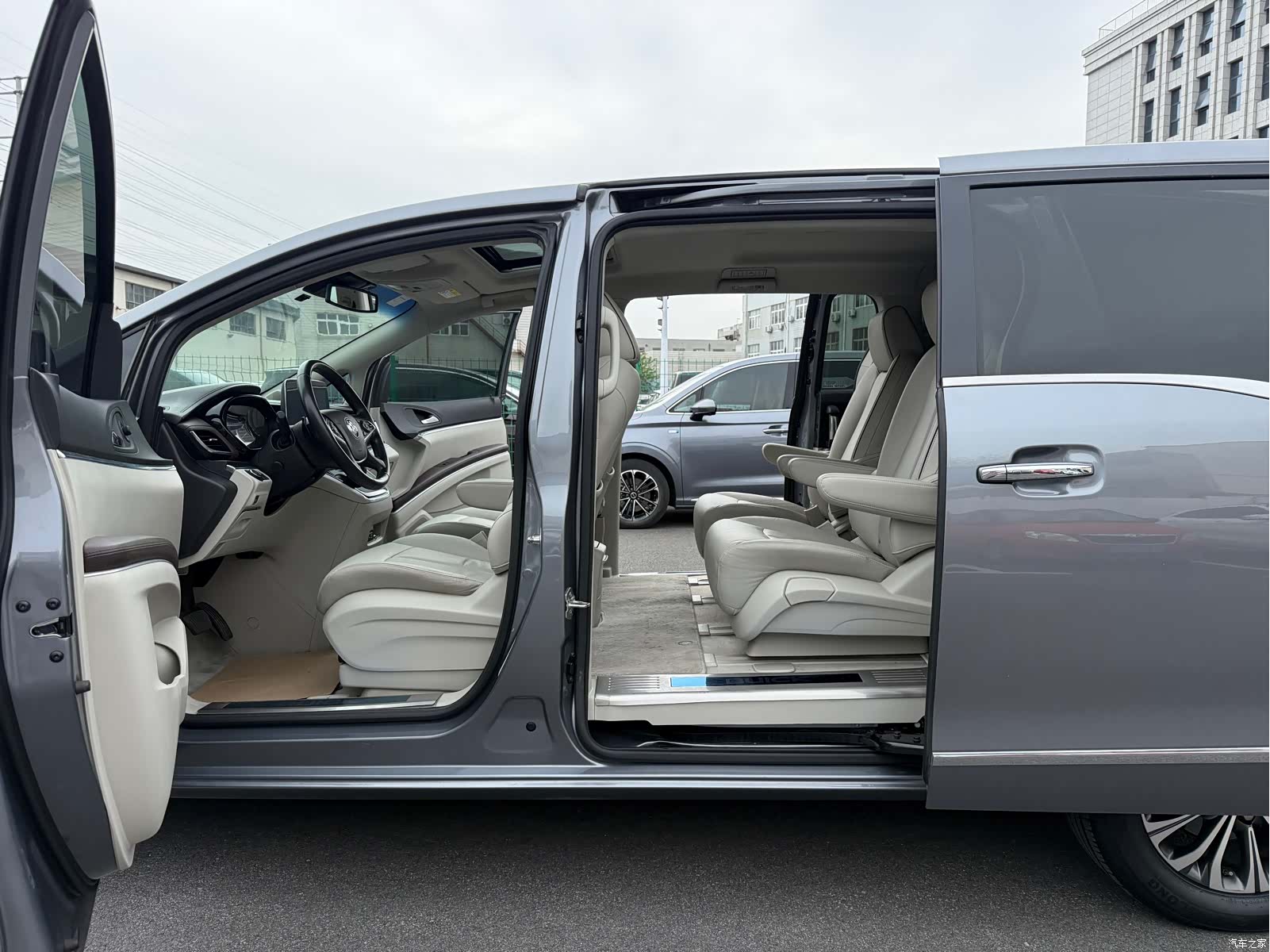 Buick GL8, 2021 13