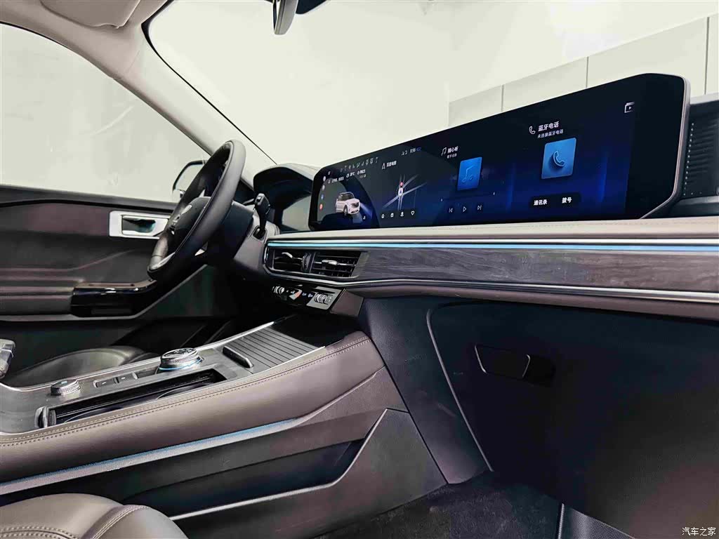 Ford Explorer, 2025 28
