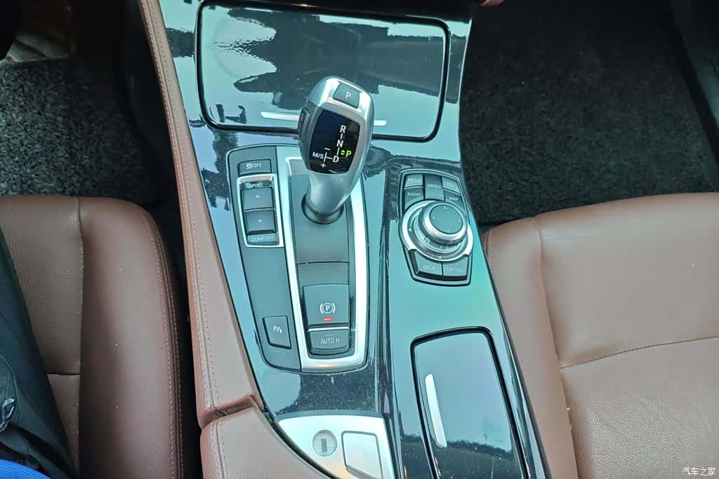 BMW 5 Series, 2017 16