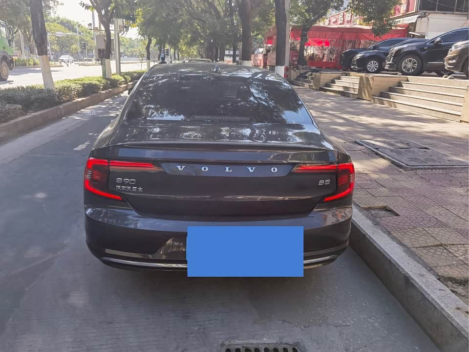 Volvo S90