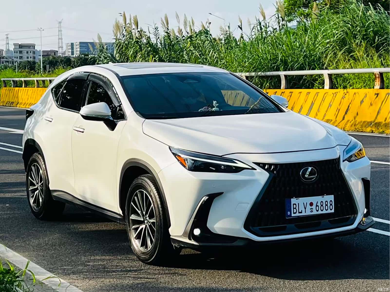 Lexus NX, 2024 3