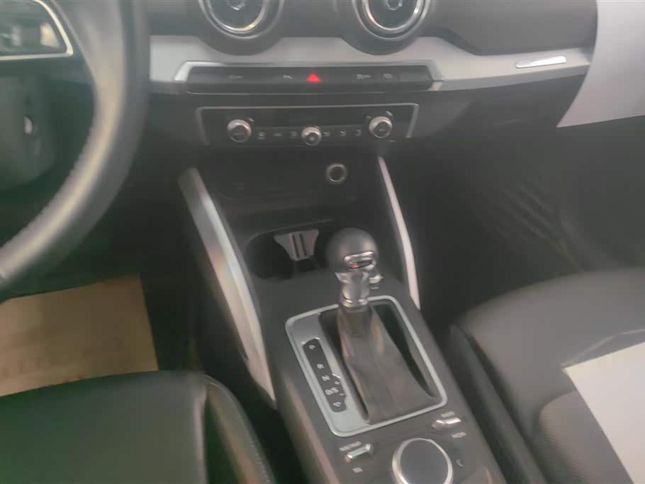 Audi Q2L Audi Q2L