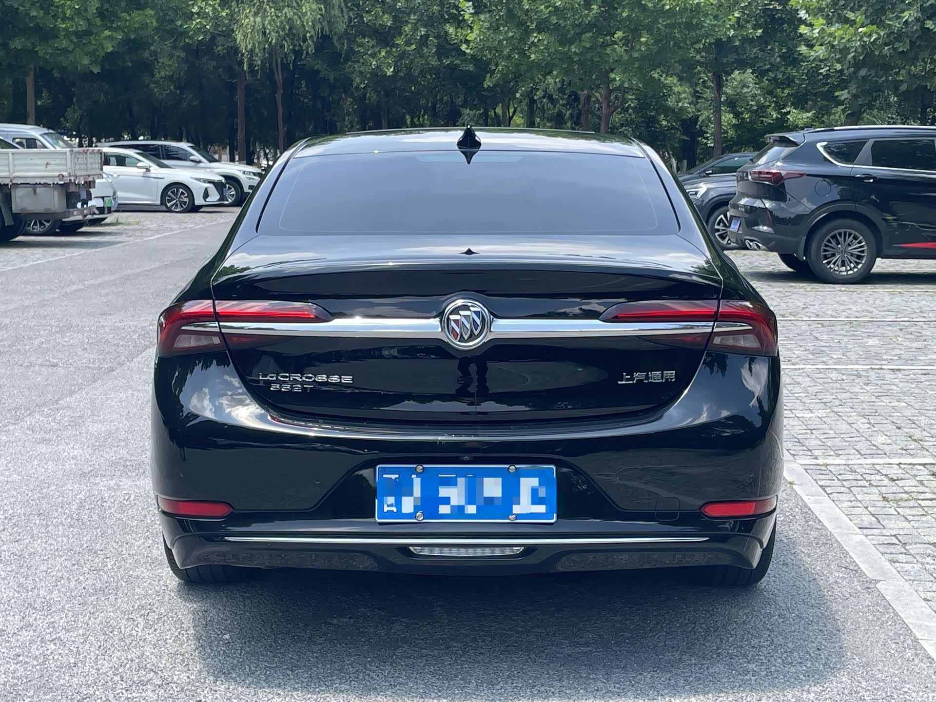 Buick LaCrosse, 2022 все фото
