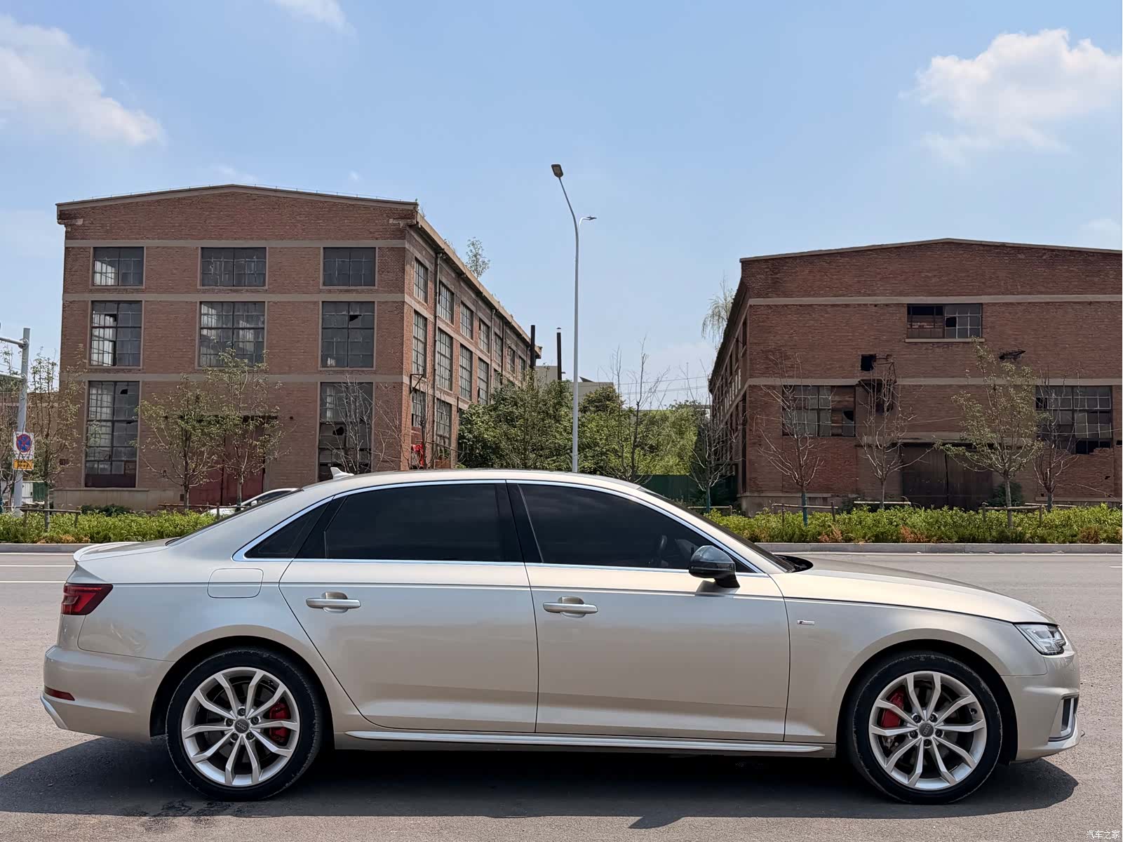 Audi A4L, 2019 8