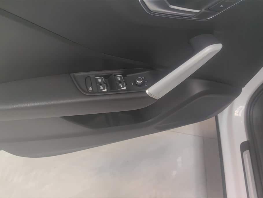 Audi Q2L Audi Q2L