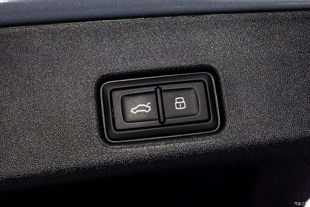 Audi Q5L, 2026 7