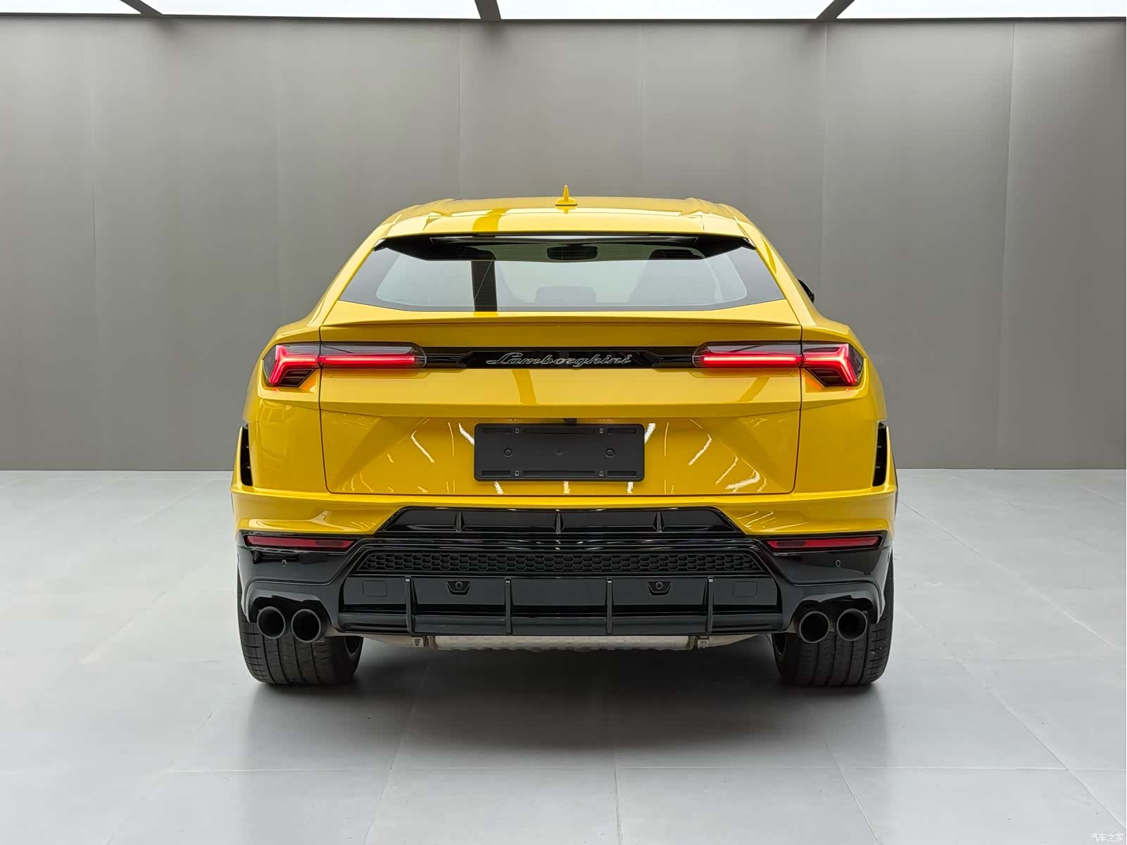 Lamborghini Urus, 2023 7
