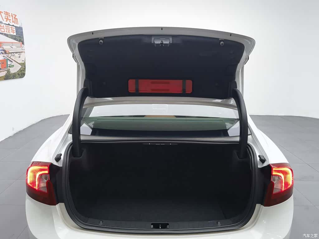 Volvo S60, 2015 16