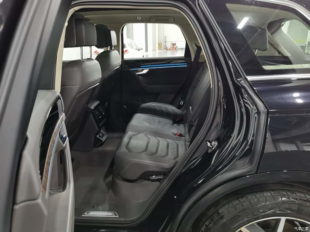 Volkswagen Touareg, 2020 15
