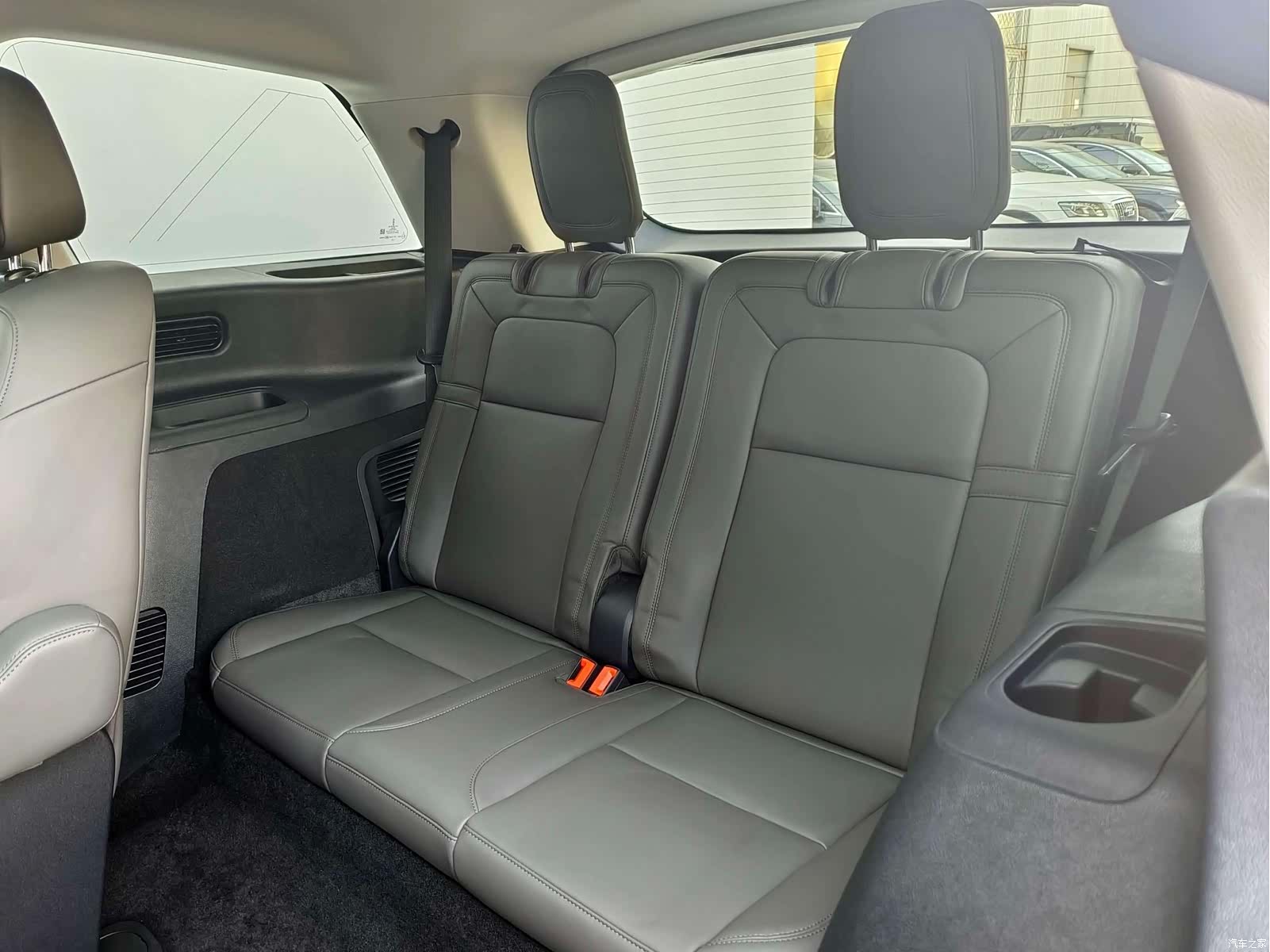 Lincoln Aviator, 2025 10