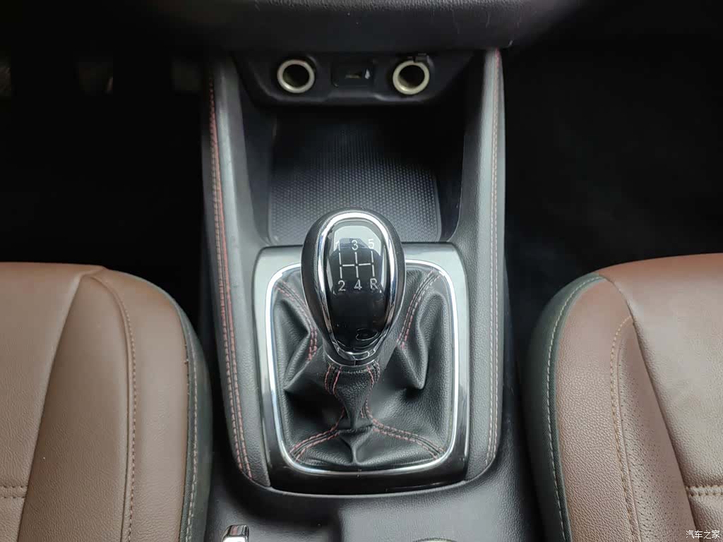 Changan A800, 2018 13