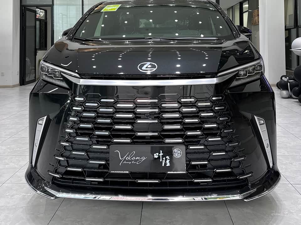 Lexus LM Lexus LM