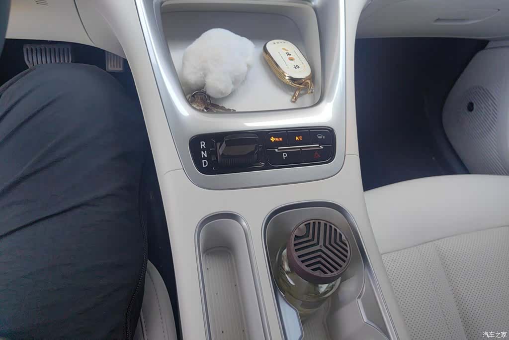 Geely Xingyuan, 2026 16