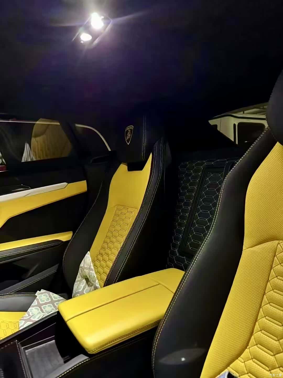 Lamborghini Urus, 2020 все фото