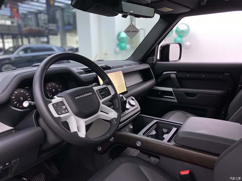 Land Rover Defender, 2023 6