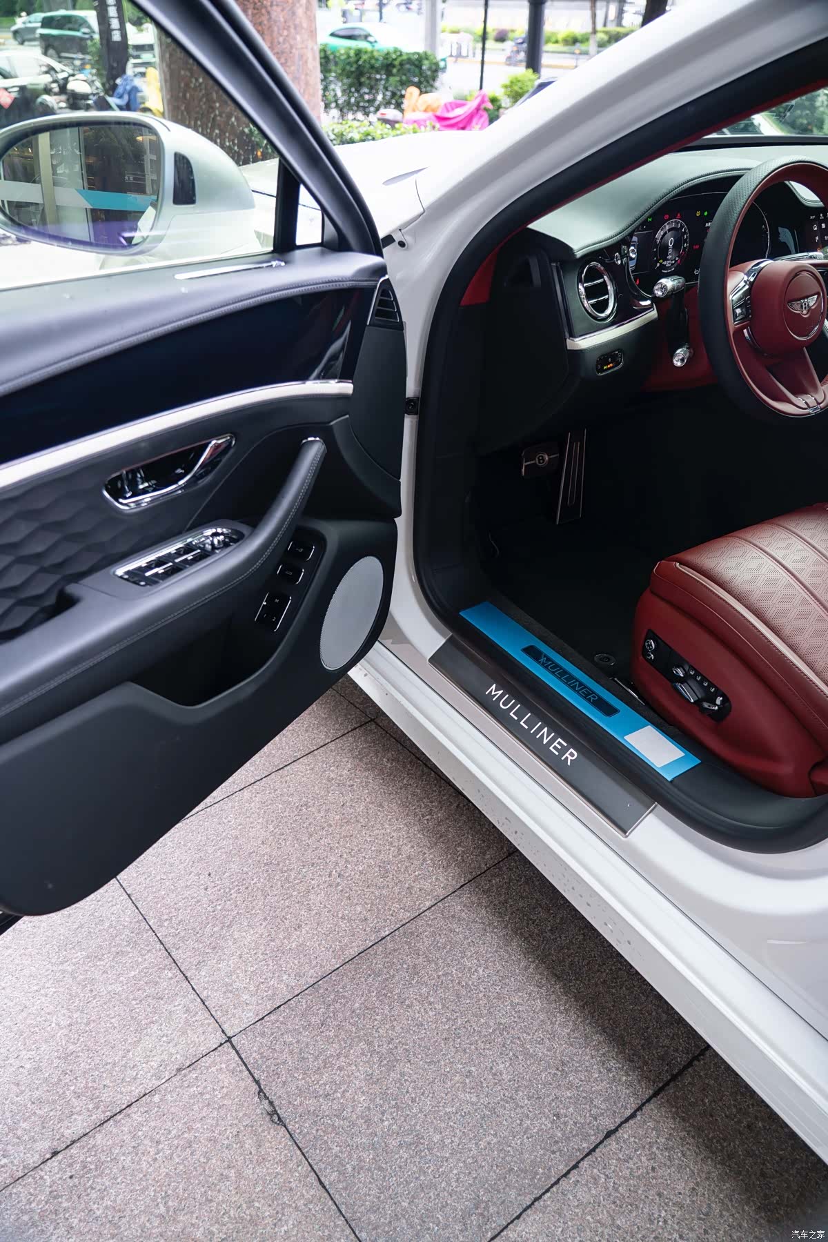 Bentley Flying Spur, 2025 11