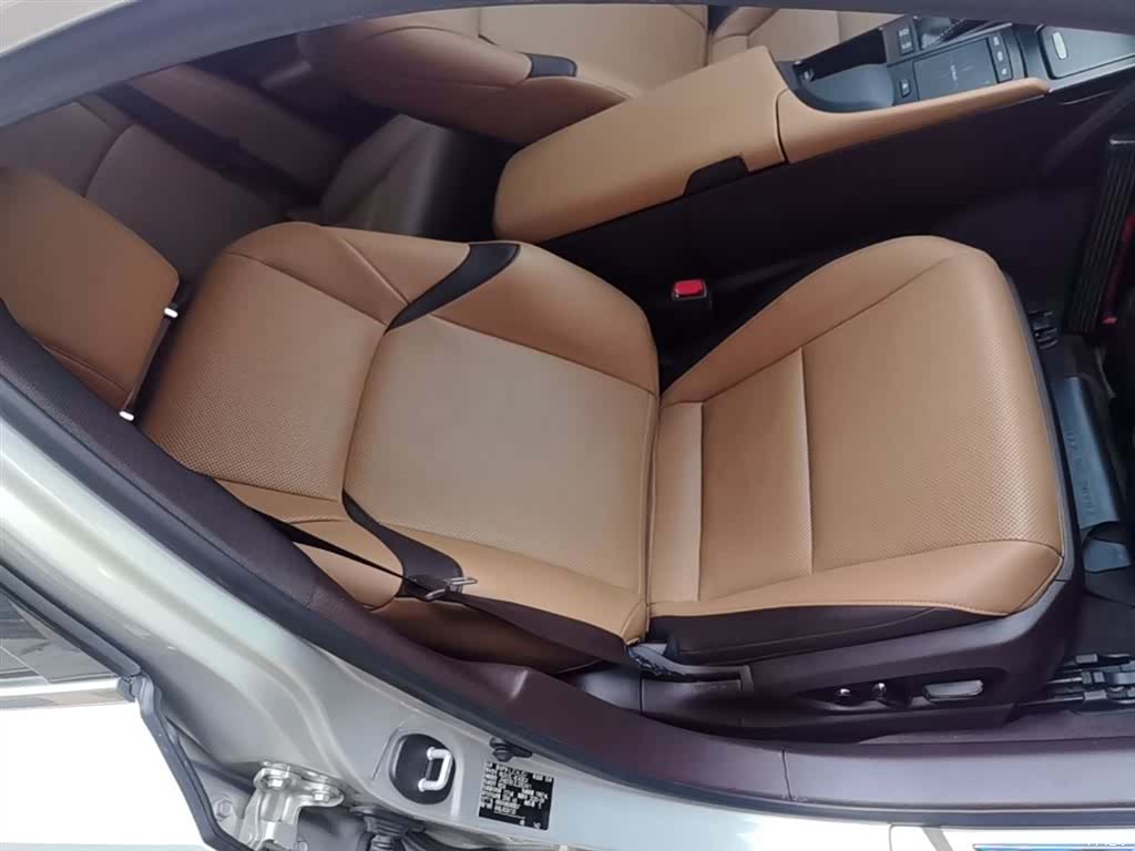 Lexus ES, 2020 25