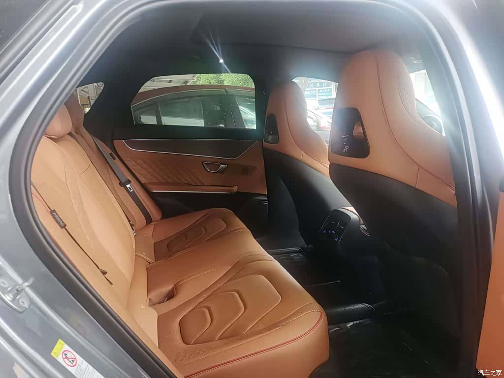BYD Han, 2023 10