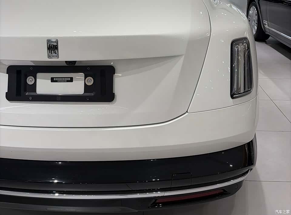 Rolls-Royce Spectre, 2026 15