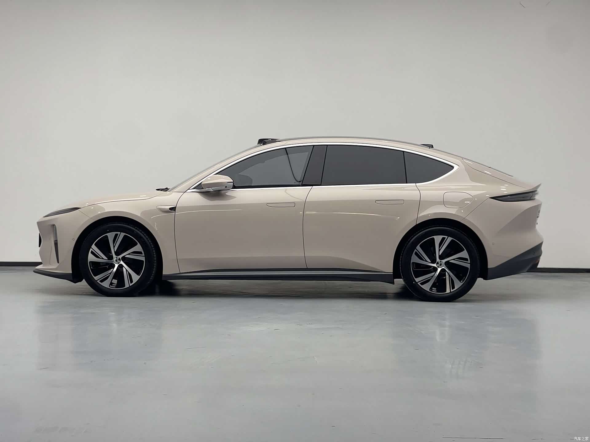 NIO ET5, 2024 11