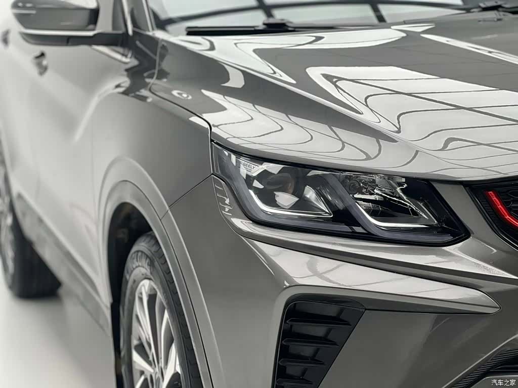 Geely Coolray, 2022 4