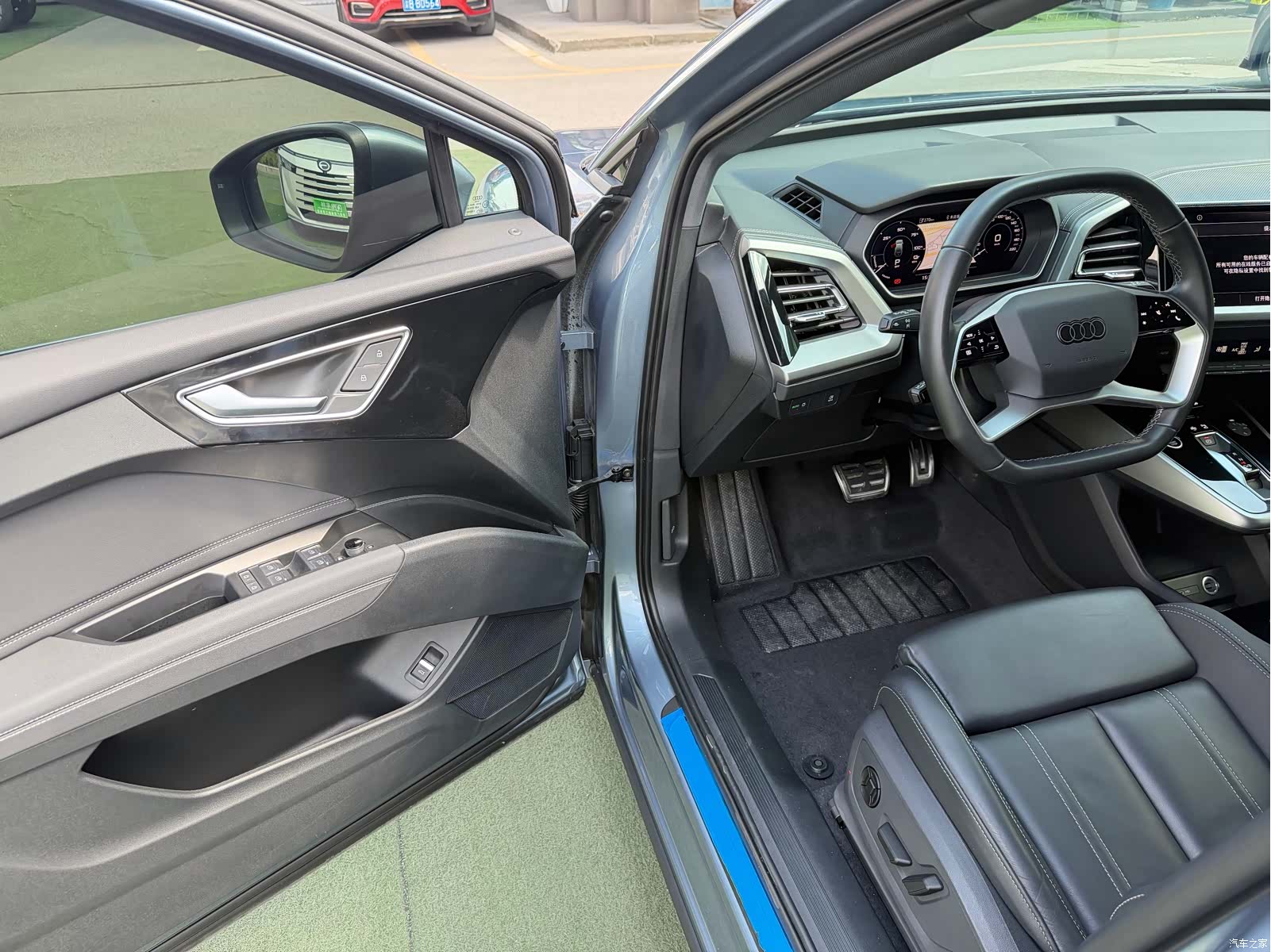 Audi Q4 e-tron, 2023 4