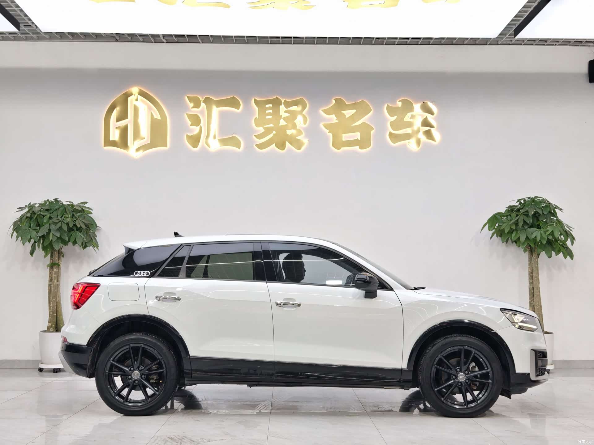 Audi Q2L, 2019 все фото