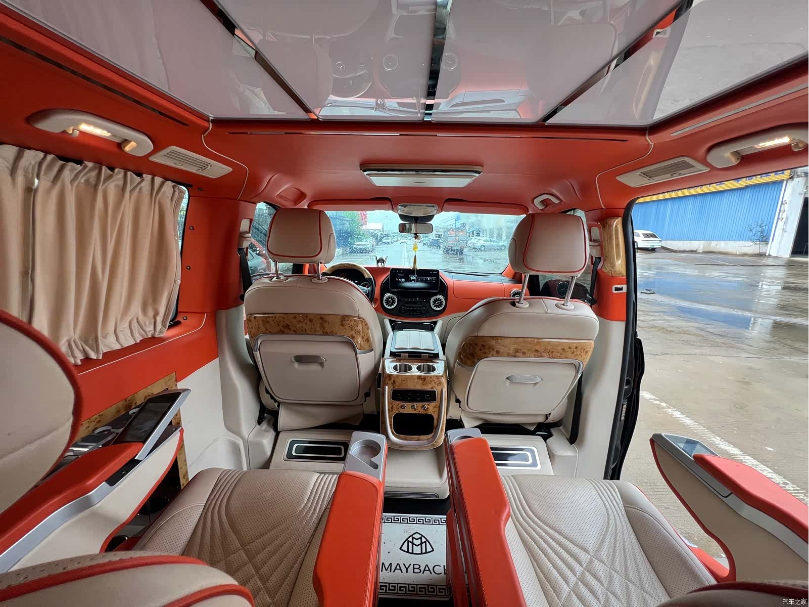 Mercedes-Benz 7, 2021 18