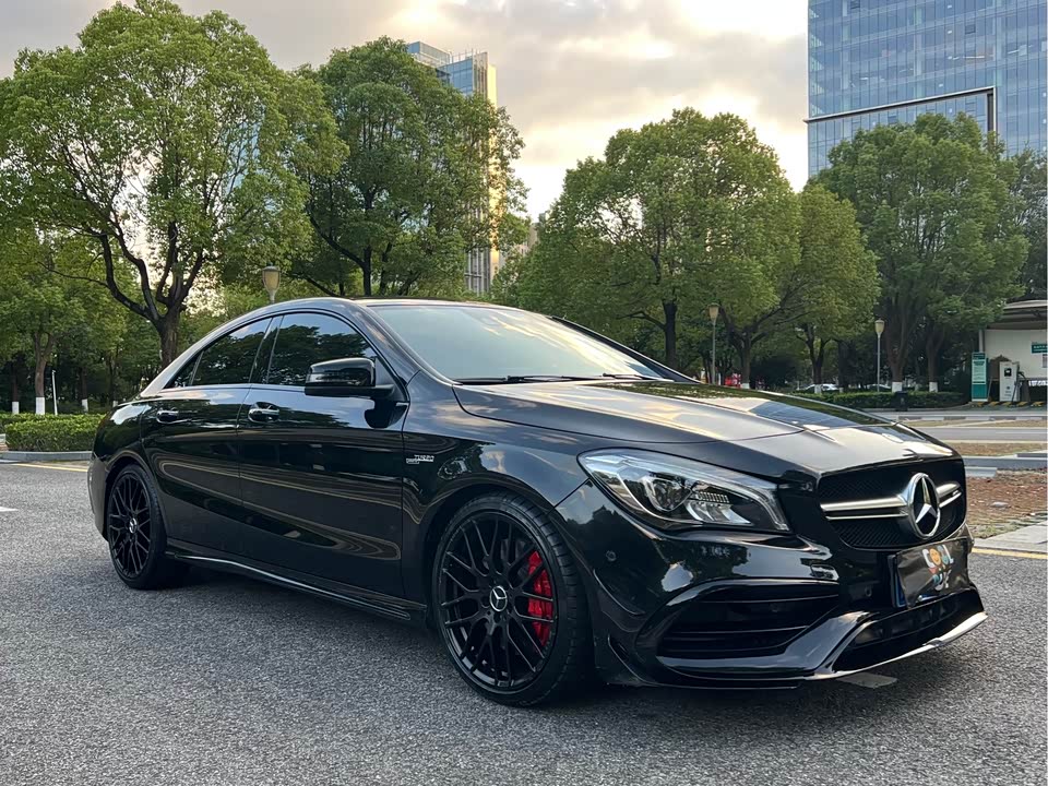 Mercedes-Benz CLA AMG