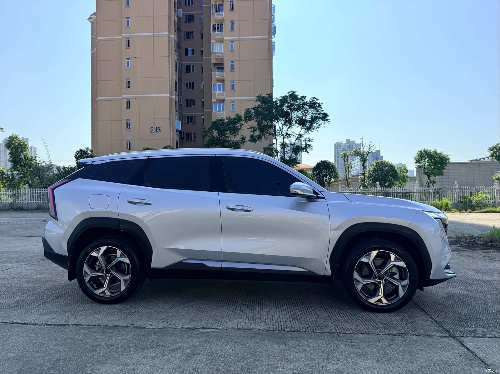 Geely Boyue, 2023 все фото