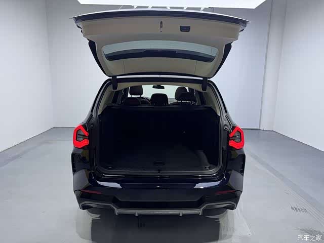 BMW iX3, 2023 9