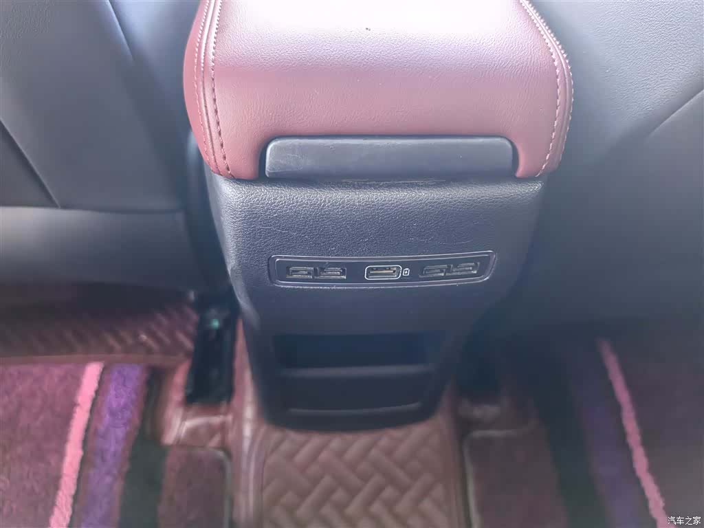 Geely Coolray, 2020 10
