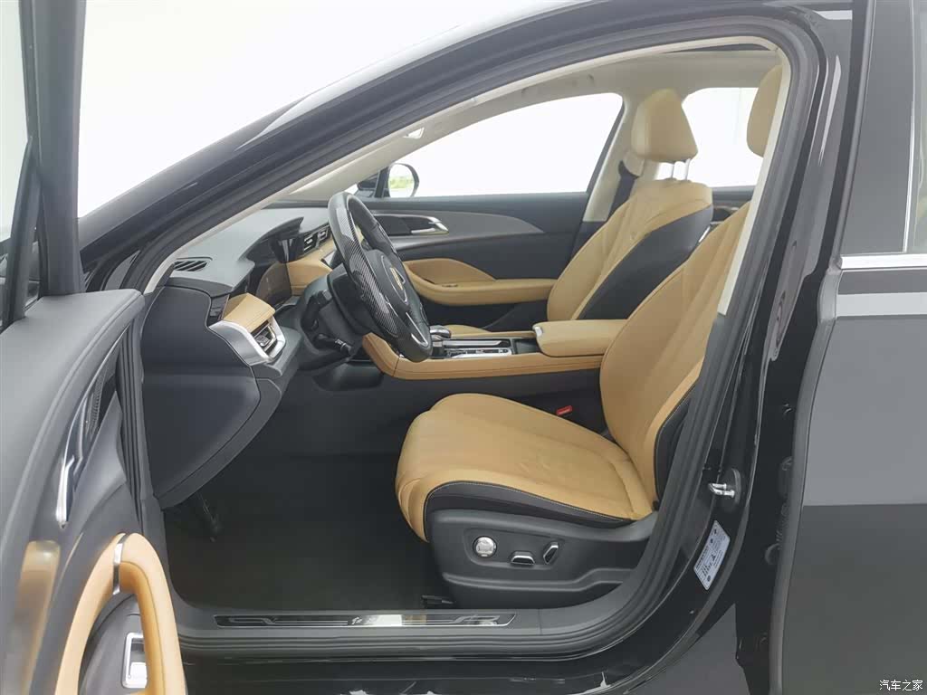 Hongqi H5, 2022 10