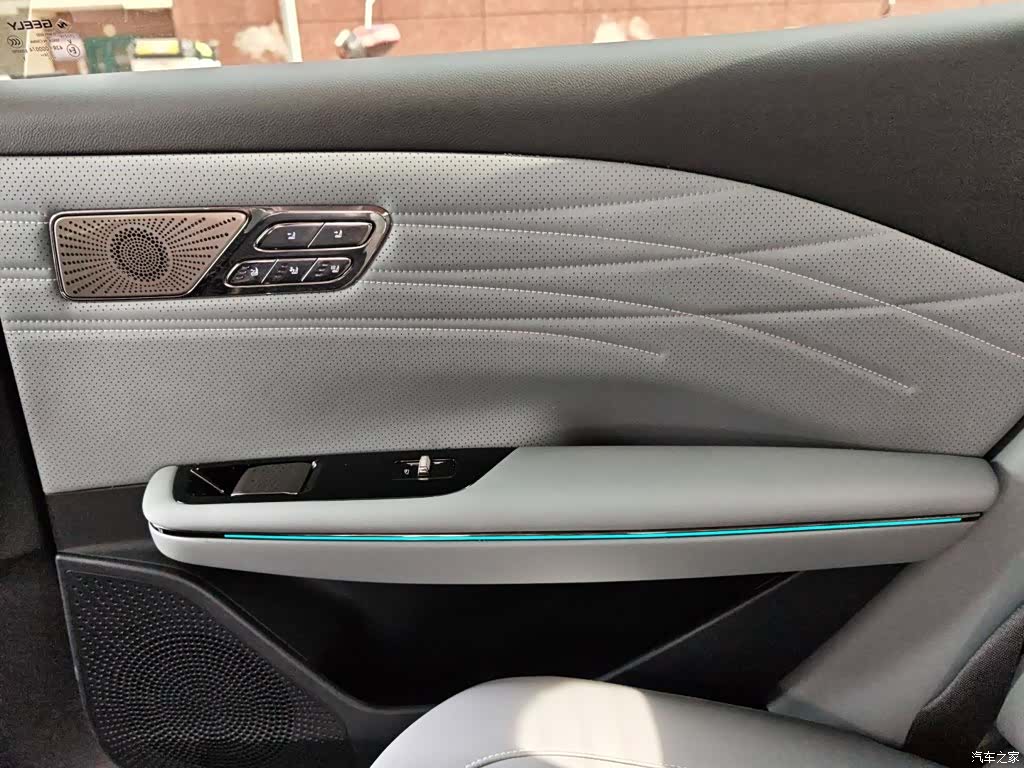 Geely E8, 2025 25