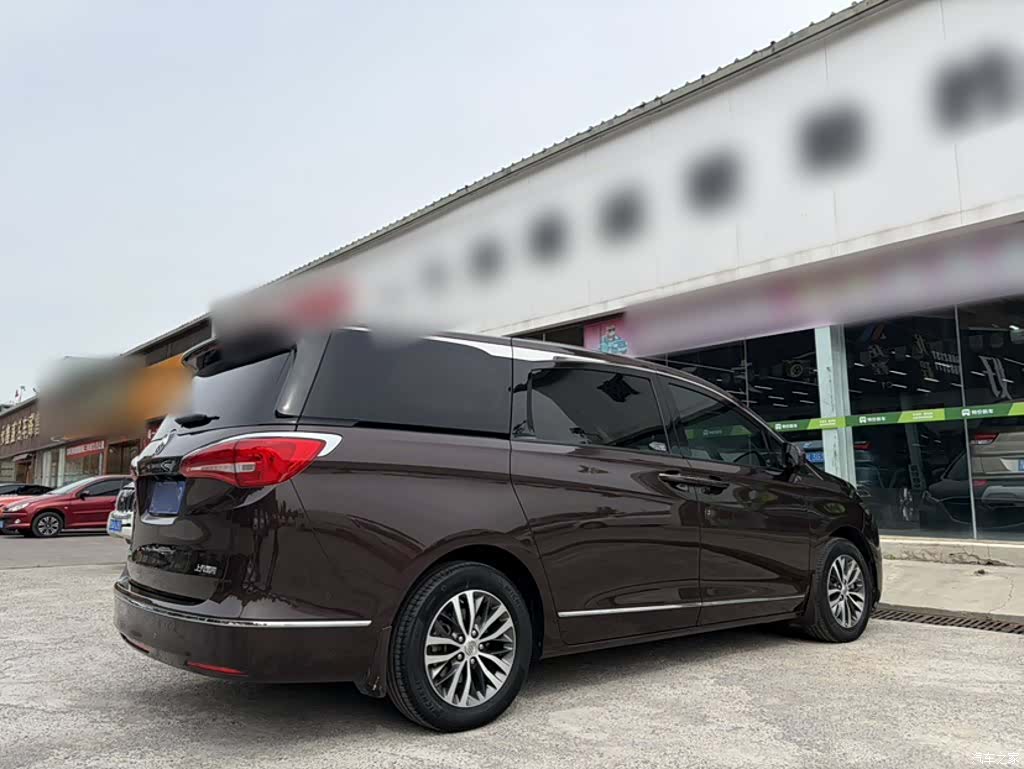 Buick GL8, 2018 8