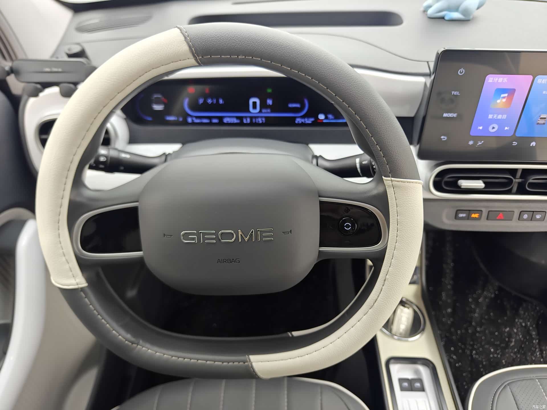 Geely Panda, 2025 11