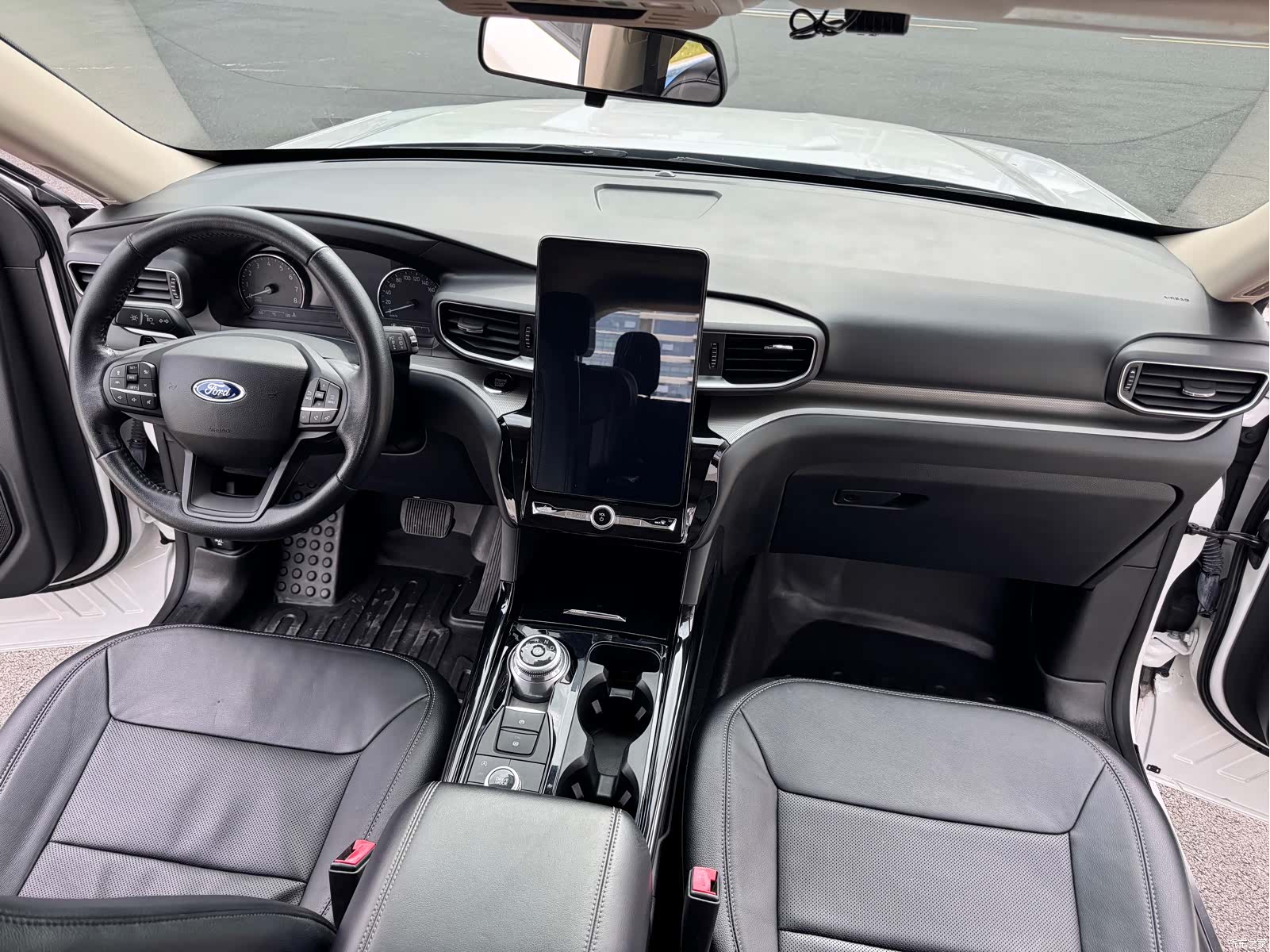 Ford Explorer, 2021 10