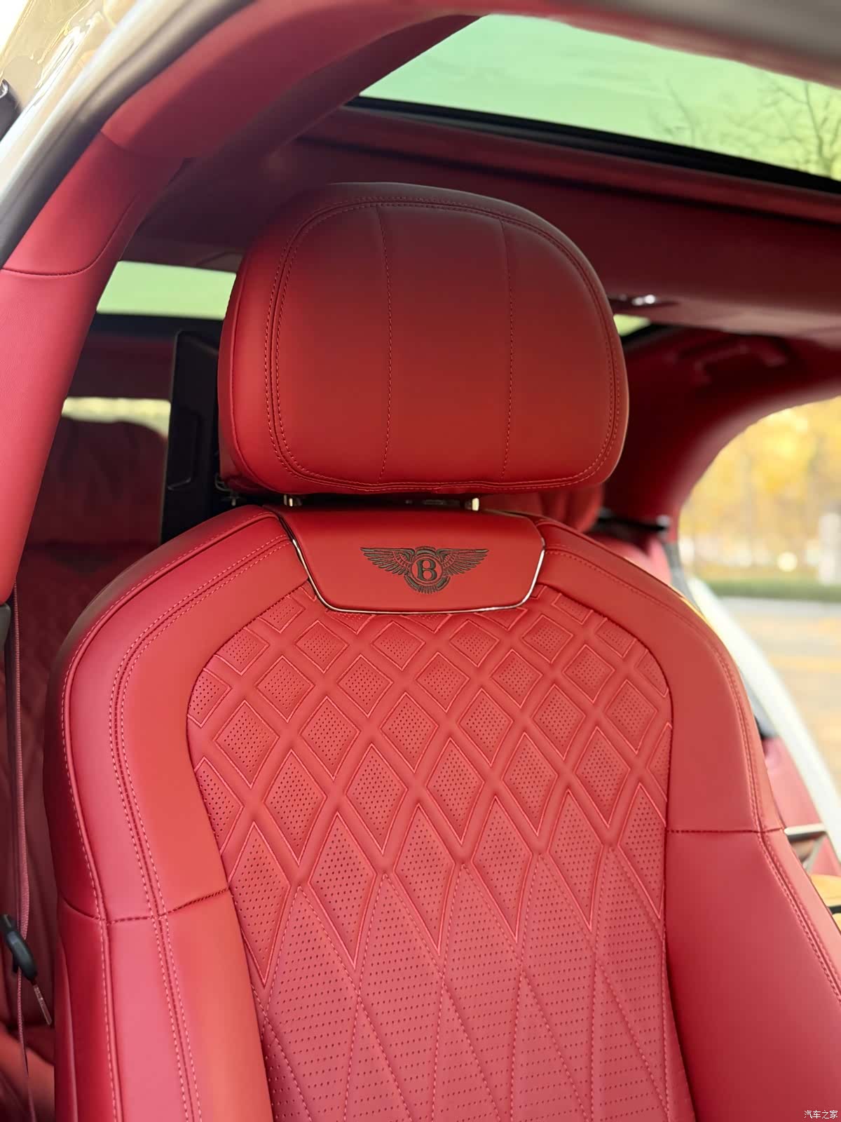 Bentley Flying Spur, 2023 15