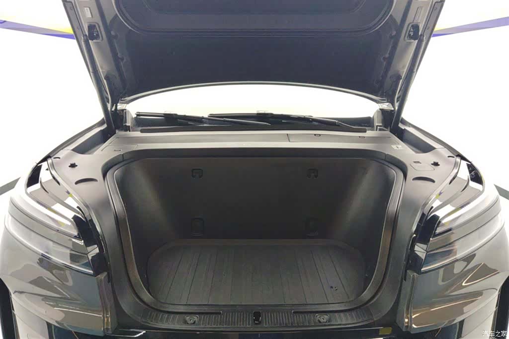 NIO L90, 2025 10