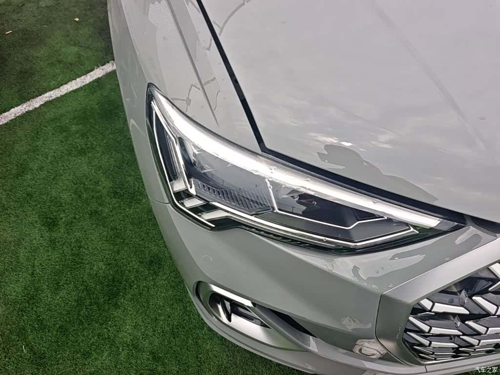 Audi Q3, 2023 13