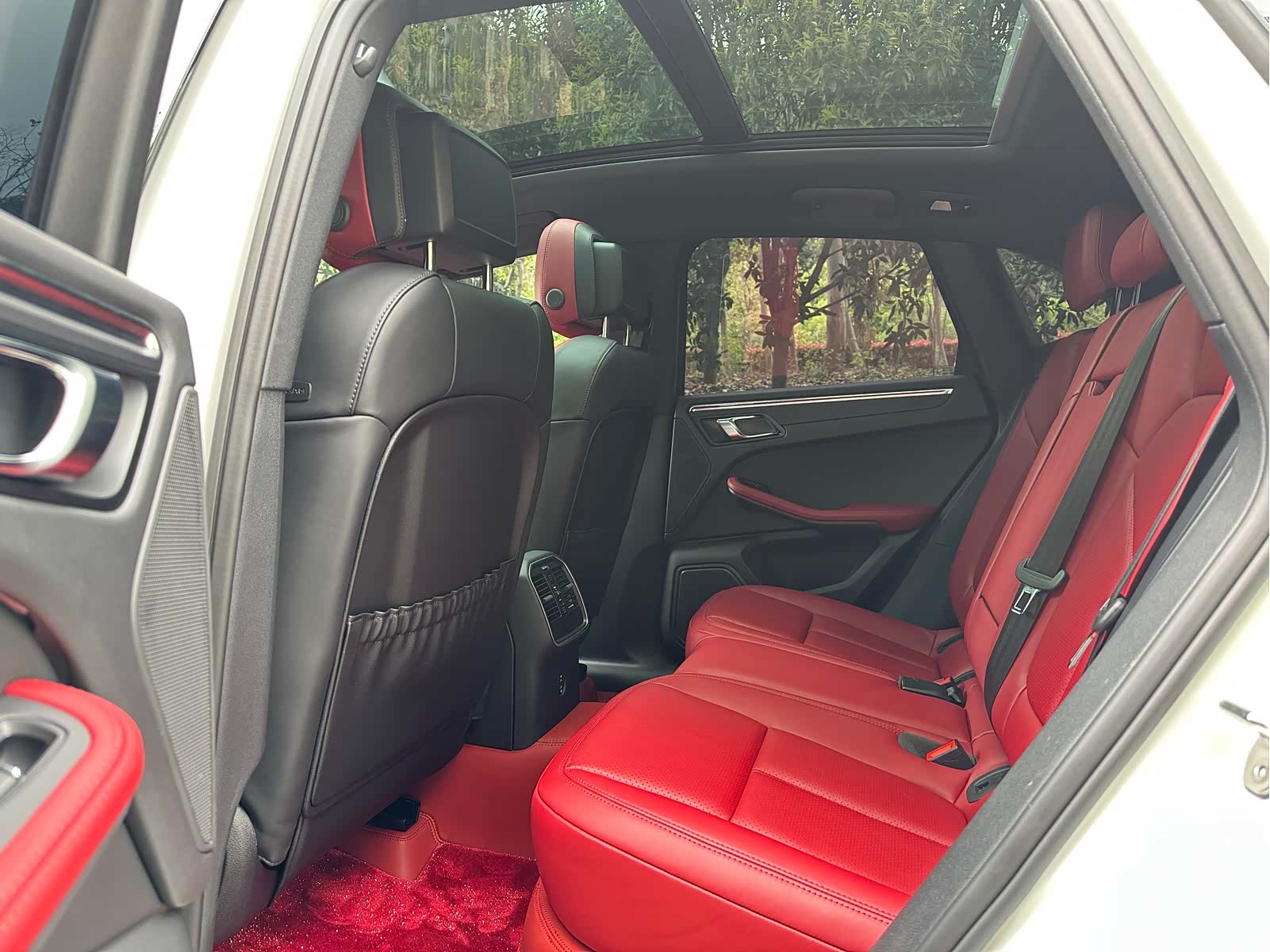 Porsche Macan, 2026 10